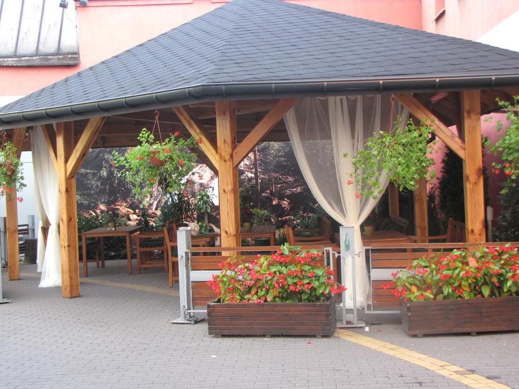 Aviator Hotel Restauracja & Spa Pabianice Exteriér fotografie